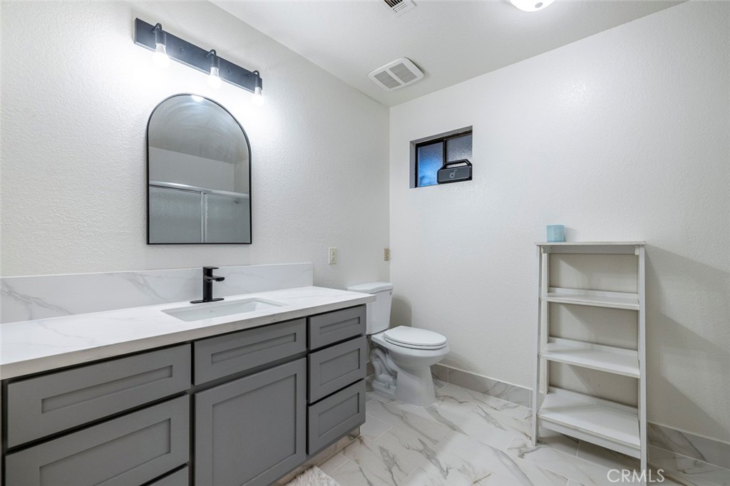 6638 N Marty, Fresno, CA 93711