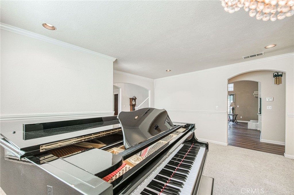 860 E Dartmouth, Fresno, CA 93730