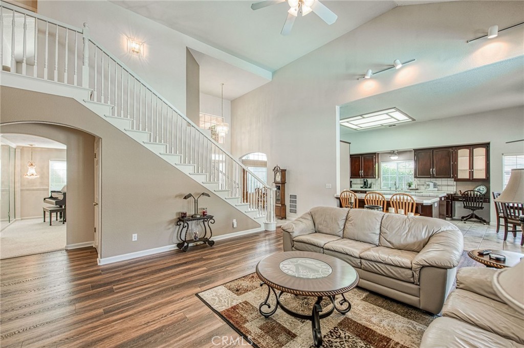 860 E Dartmouth, Fresno, CA 93730