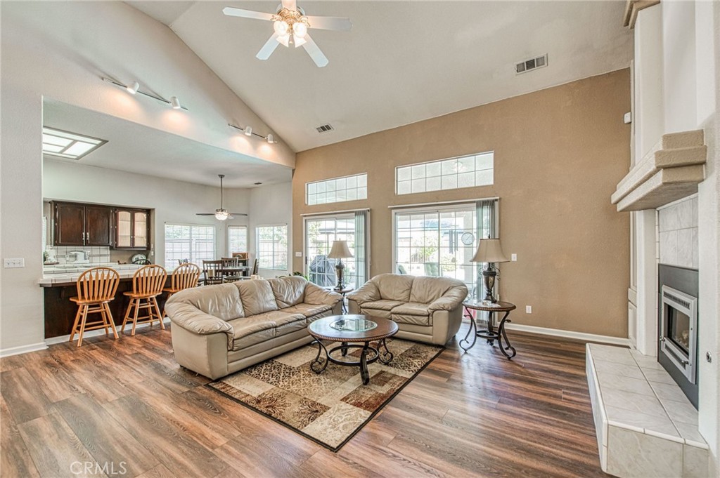 860 E Dartmouth, Fresno, CA 93730