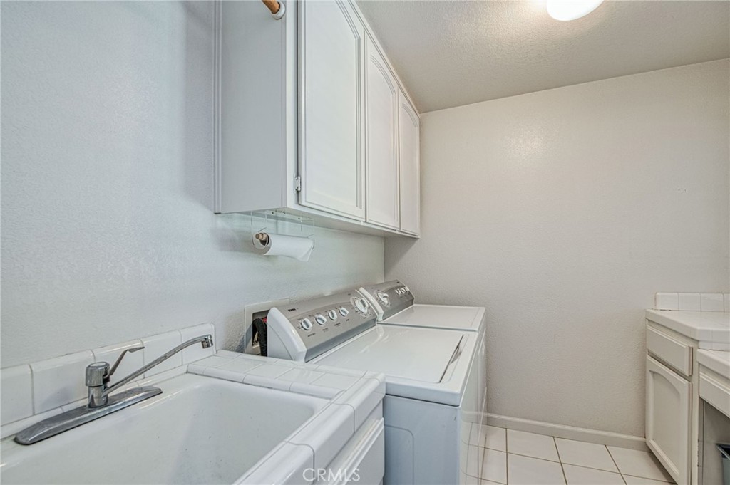 860 E Dartmouth, Fresno, CA 93730
