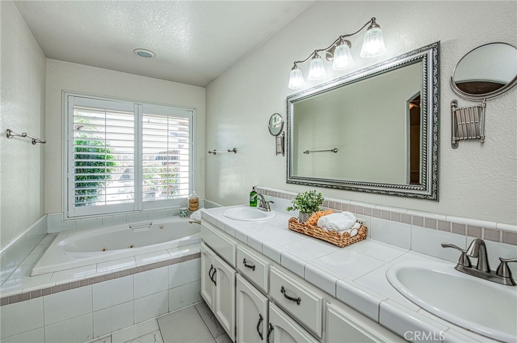 860 E Dartmouth, Fresno, CA 93730