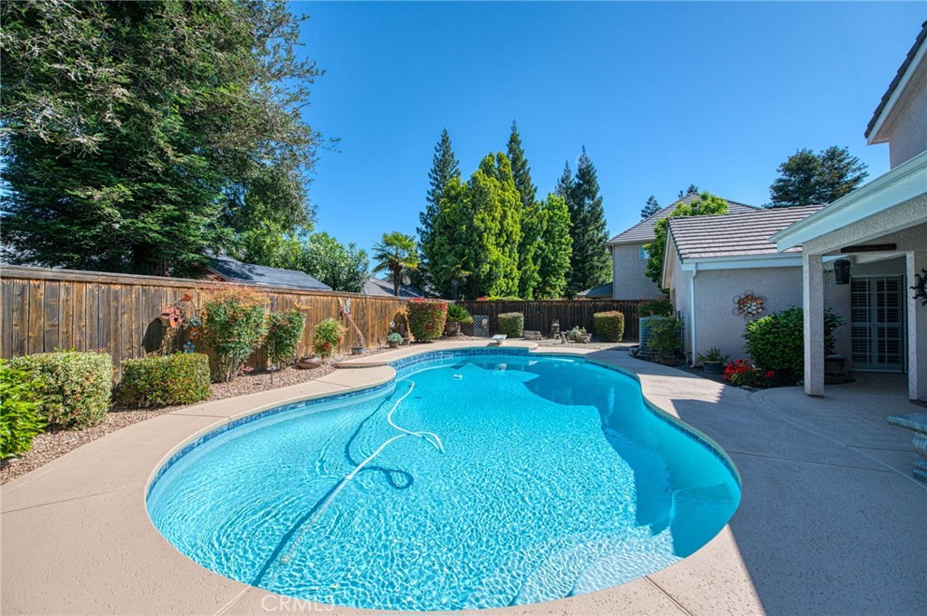 860 E Dartmouth, Fresno, CA 93730
