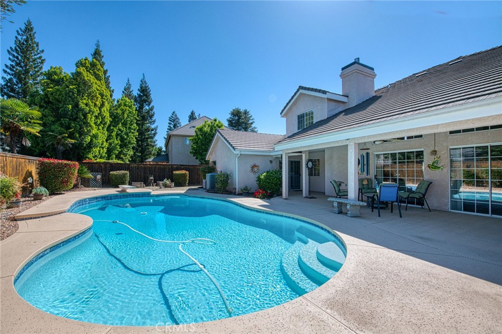 860 E Dartmouth, Fresno, CA 93730