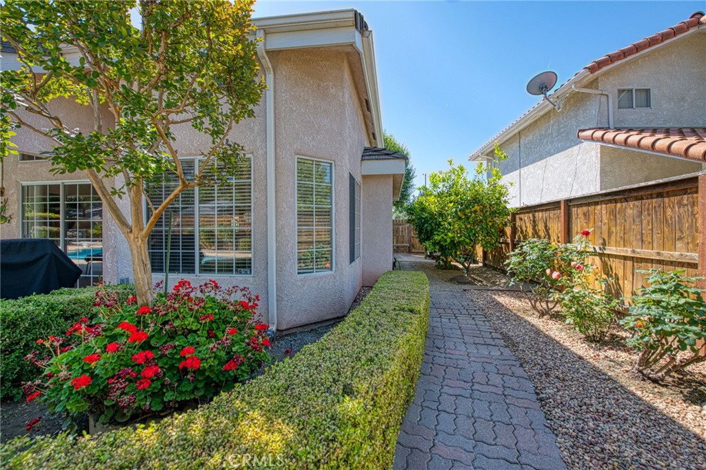860 E Dartmouth, Fresno, CA 93730
