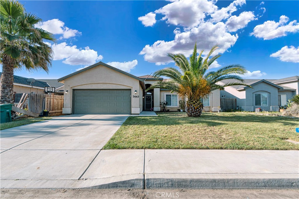 7443 Ensminger, Visalia, CA 93291