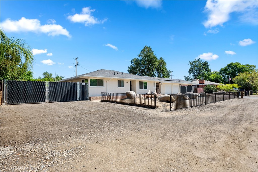 5431 E Indianapolis, Fresno, CA 93727