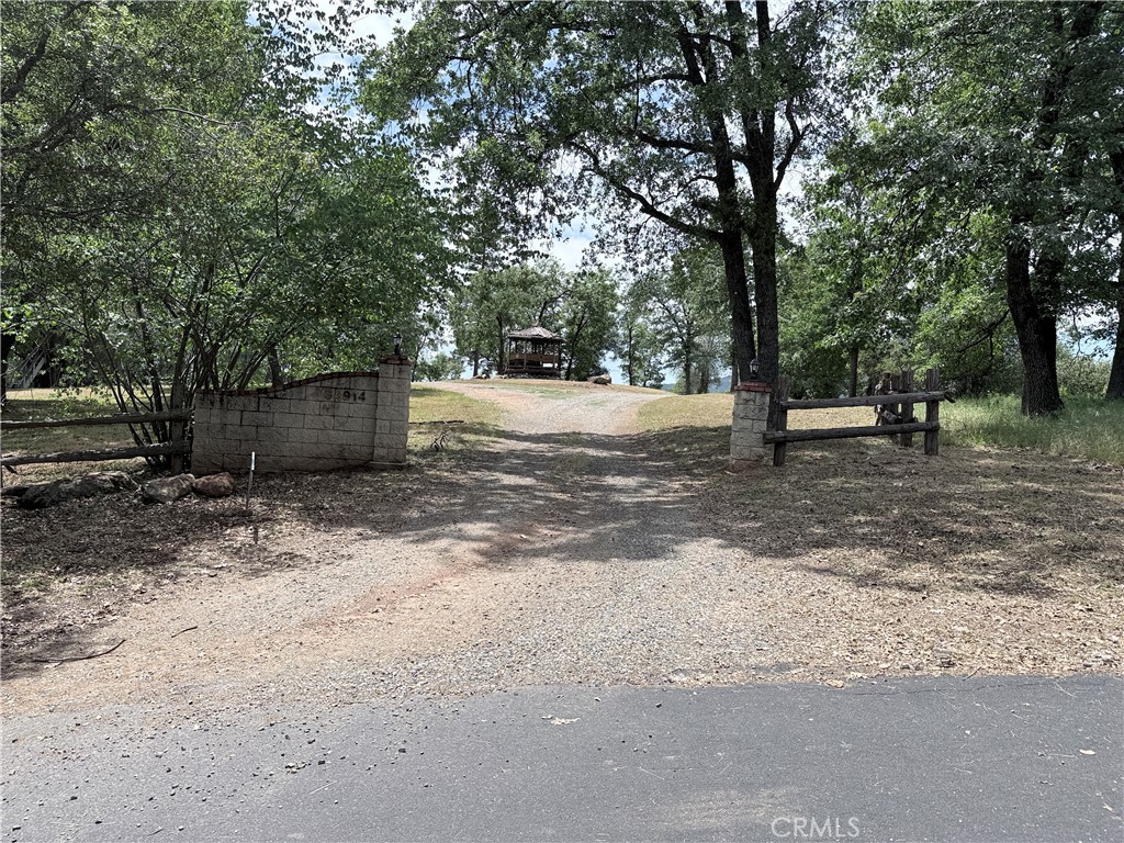 34914 Sneezeweed Ln, North Fork, CA 93643
