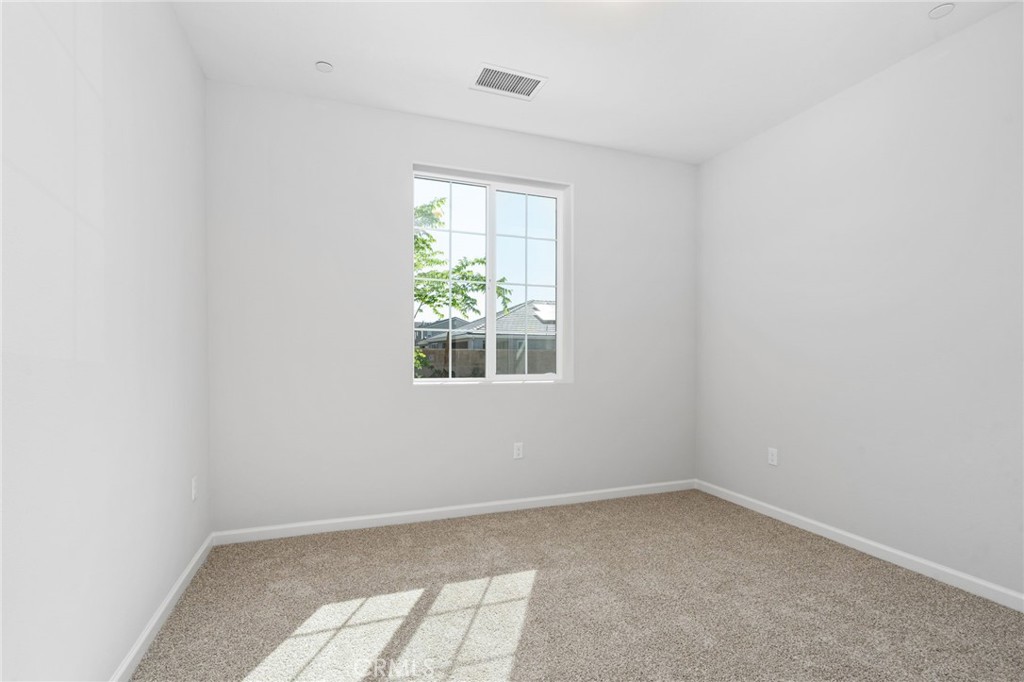 1266 S Talus Way, Madera, CA 93636
