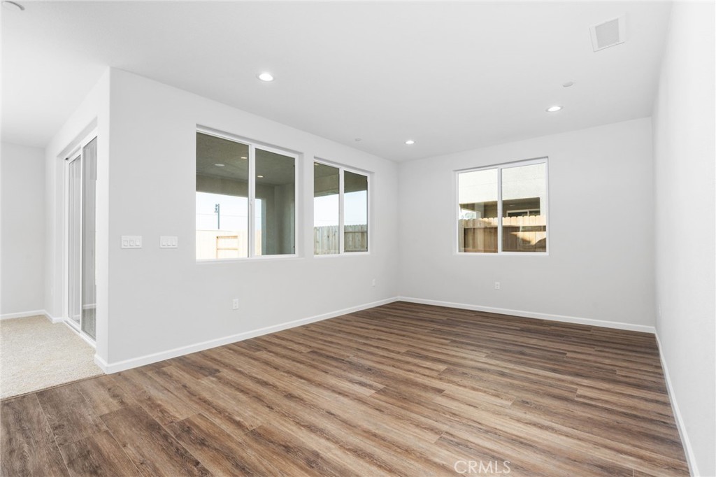 1266 S Talus Way, Madera, CA 93636
