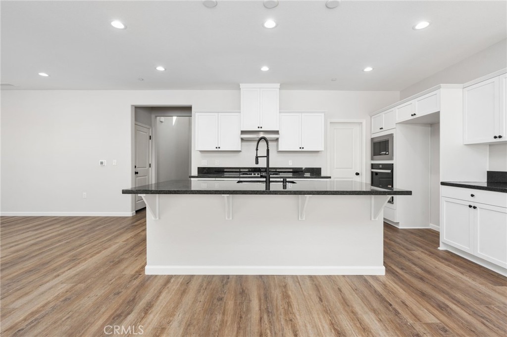 1266 S Talus Way, Madera, CA 93636