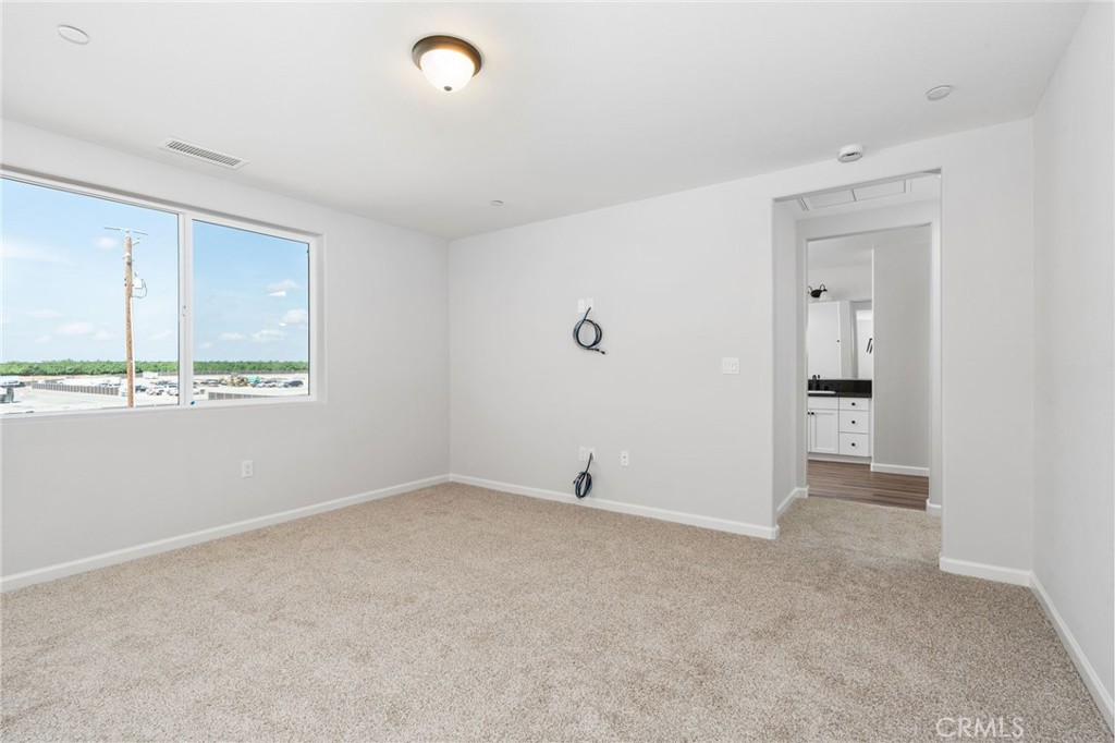 1266 S Talus Way, Madera, CA 93636