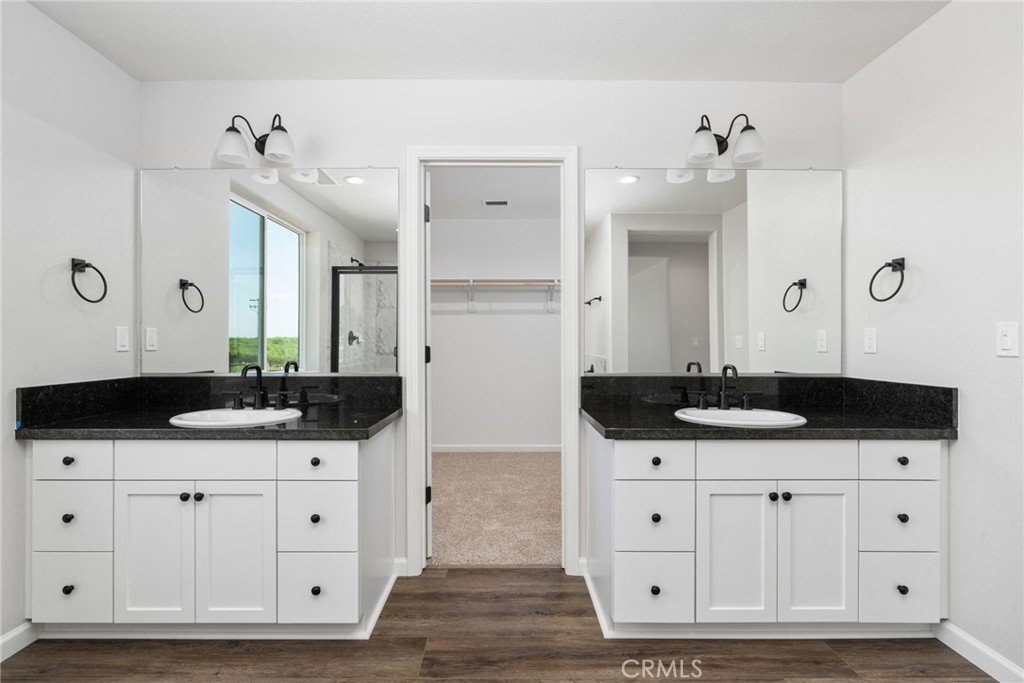 1266 S Talus Way, Madera, CA 93636