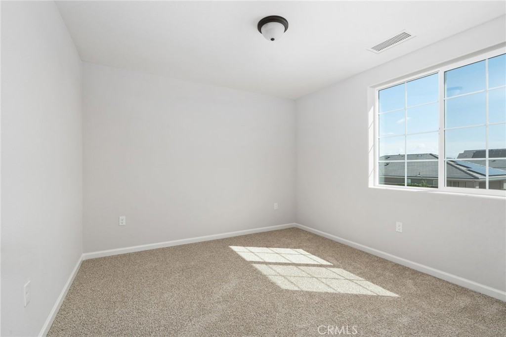 1266 S Talus Way, Madera, CA 93636