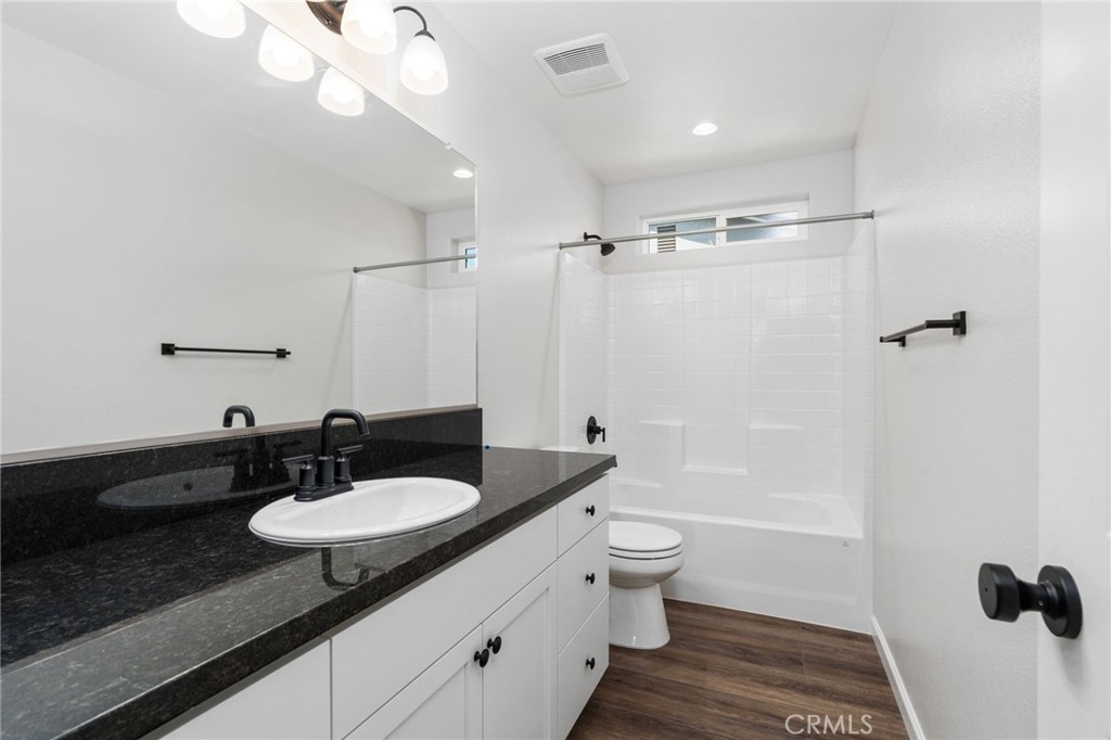 1266 S Talus Way, Madera, CA 93636