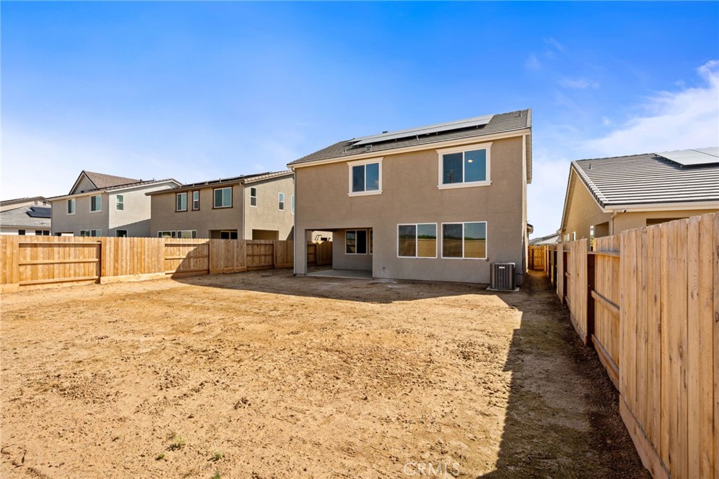 1266 S Talus Way, Madera, CA 93636