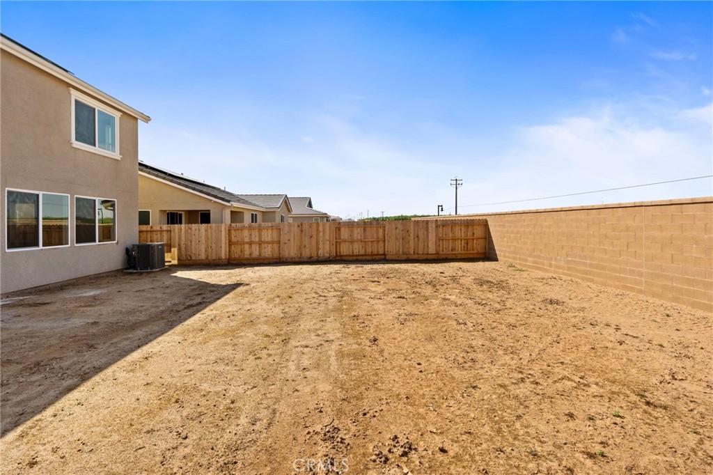 1266 S Talus Way, Madera, CA 93636
