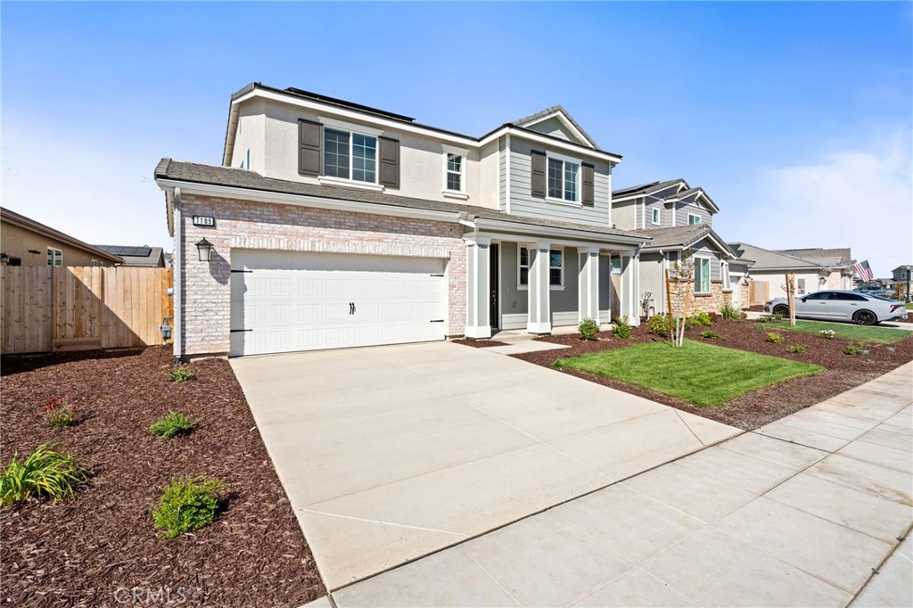 1189 W Magnolia Ct, Madera, CA 93636