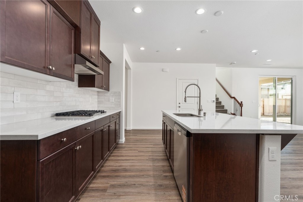 1189 W Magnolia Ct, Madera, CA 93636