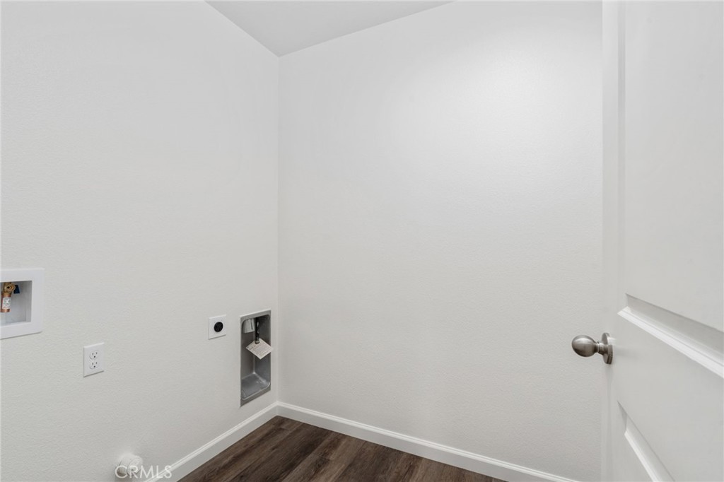 1189 W Magnolia Ct, Madera, CA 93636