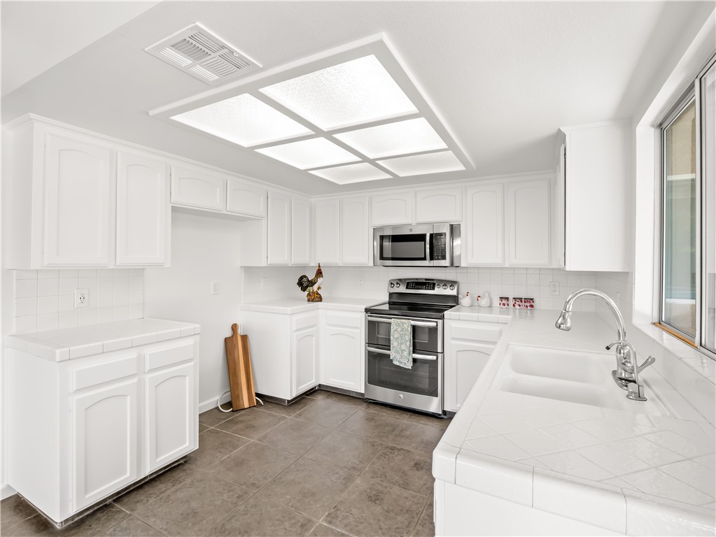 1631 E Deyoung, Fresno, CA 93720