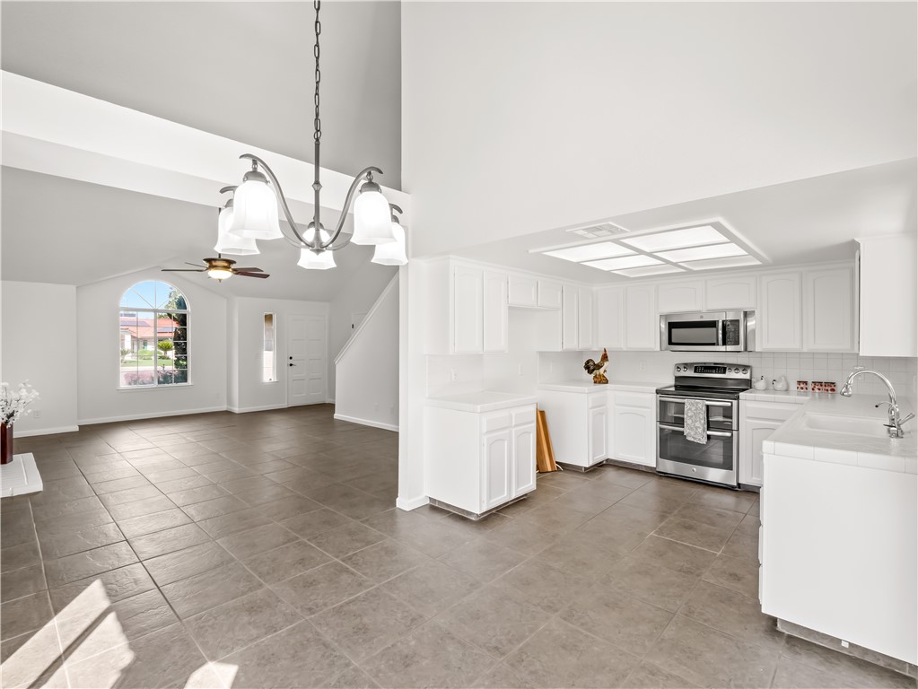 1631 E Deyoung, Fresno, CA 93720