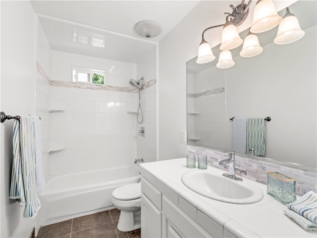 1631 E Deyoung, Fresno, CA 93720