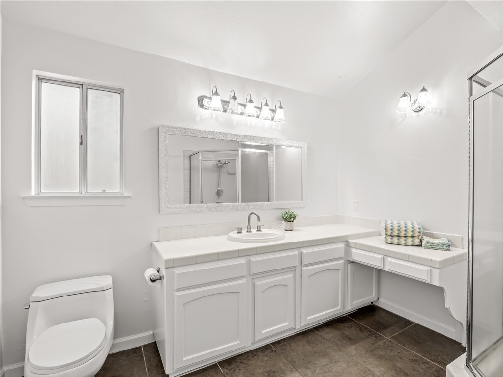 1631 E Deyoung, Fresno, CA 93720