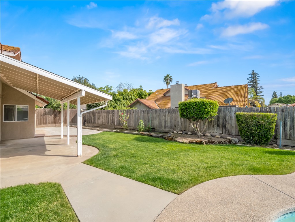 1631 E Deyoung, Fresno, CA 93720