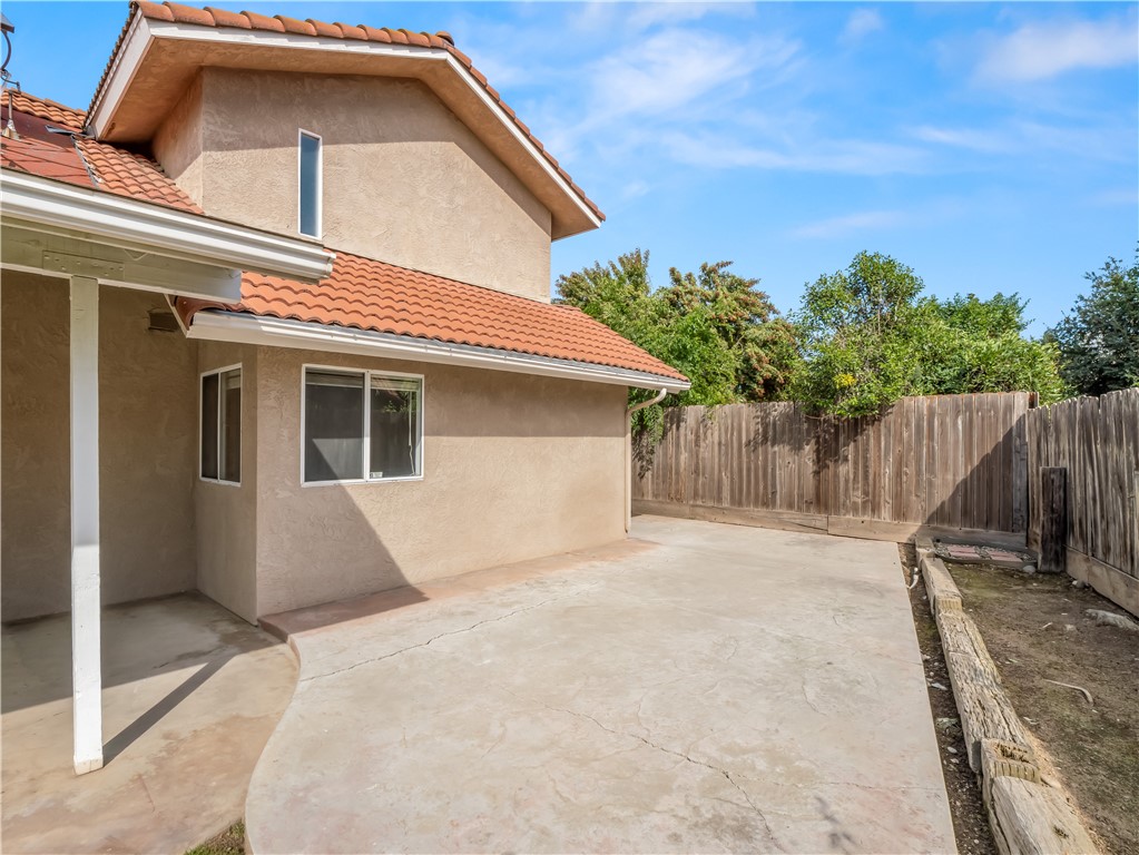 1631 E Deyoung, Fresno, CA 93720
