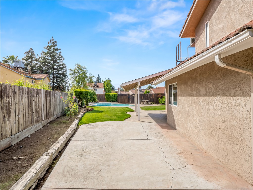 1631 E Deyoung, Fresno, CA 93720