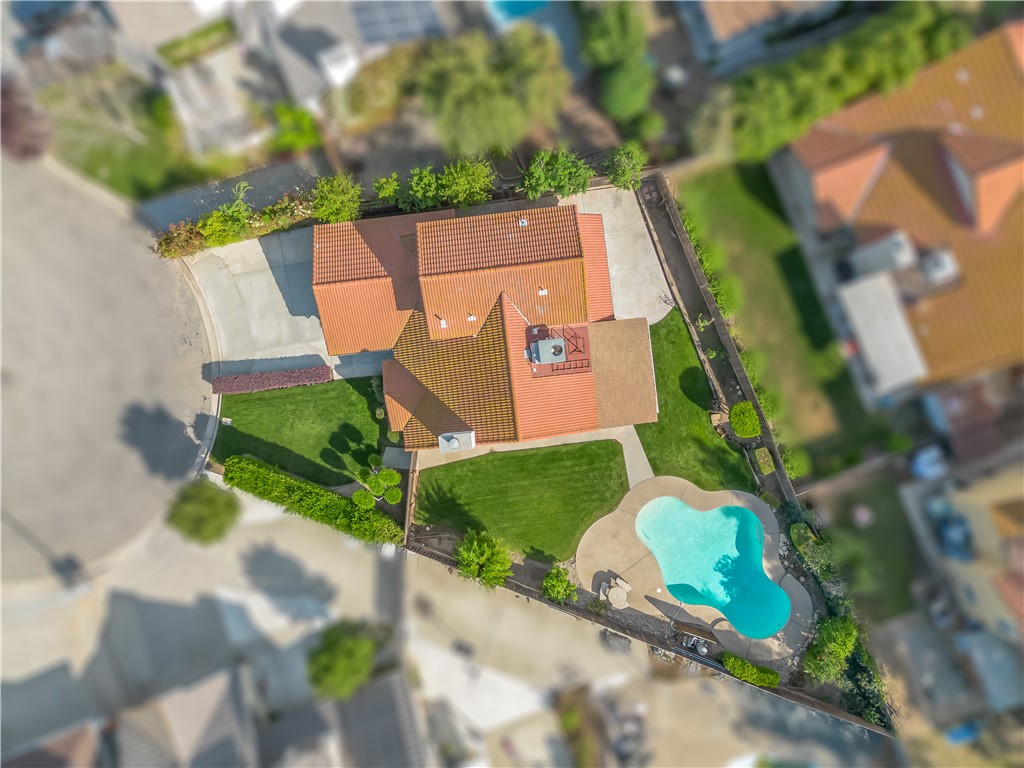 1631 E Deyoung, Fresno, CA 93720