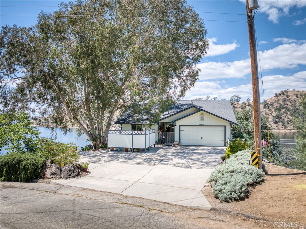 28037 Sky Harbour, Friant, CA 93626