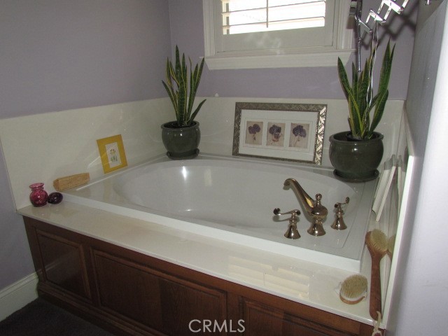 1072 Rorden Ave, Selma, CA 93662