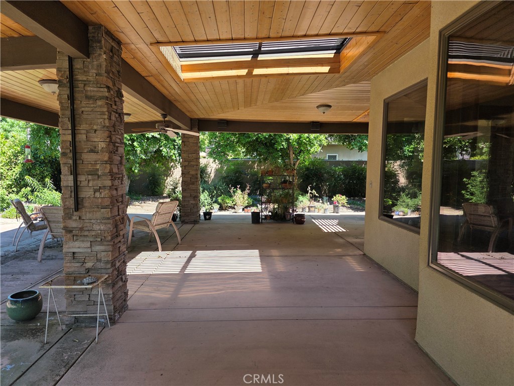 1072 Rorden Ave, Selma, CA 93662