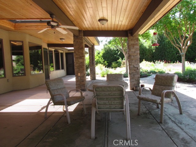 1072 Rorden Ave, Selma, CA 93662