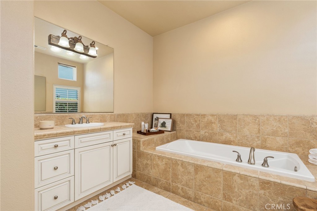 4133 Morro Bay, Clovis, CA 93619