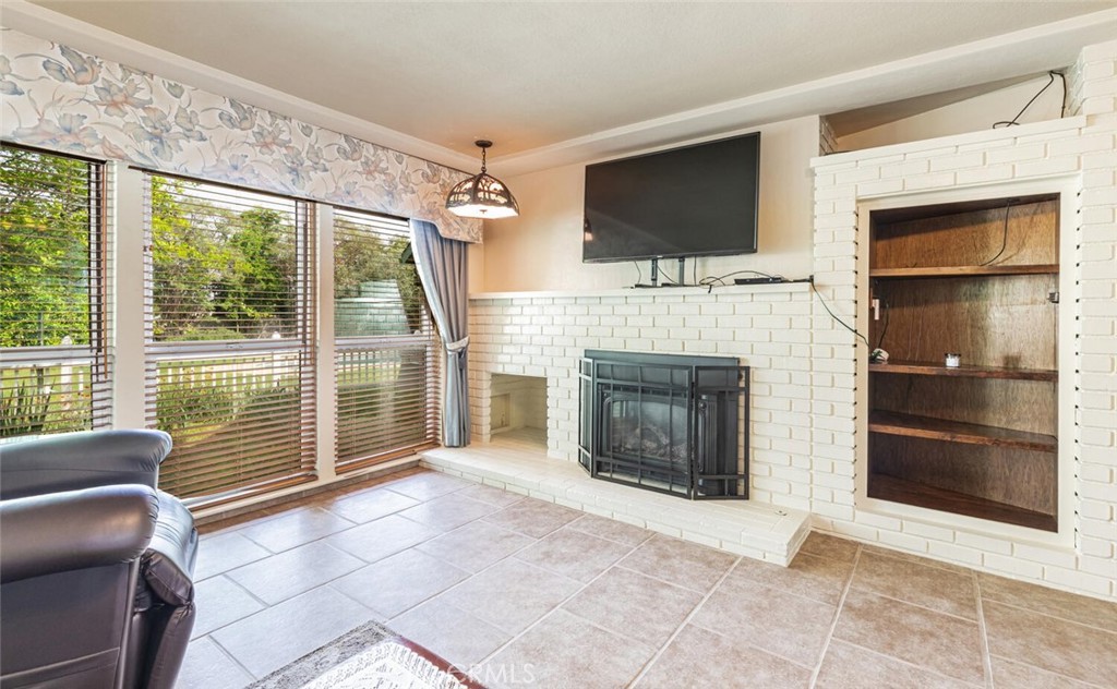 5767 E Park Circle, Fresno, CA 93727
