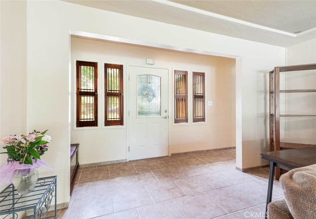 5767 E Park Circle, Fresno, CA 93727
