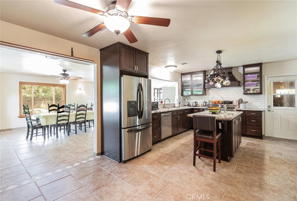 5767 E Park Circle, Fresno, CA 93727