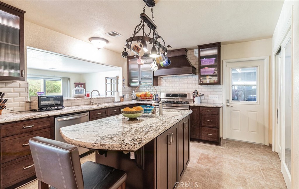 5767 E Park Circle, Fresno, CA 93727
