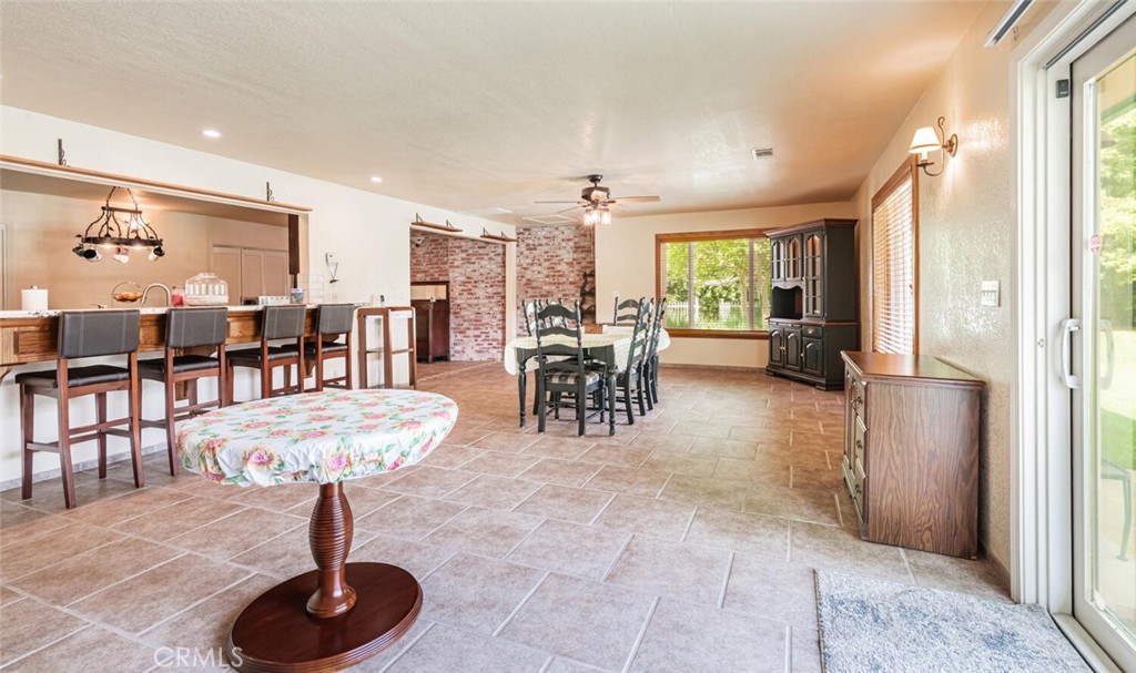 5767 E Park Circle, Fresno, CA 93727