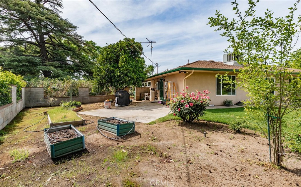 5767 E Park Circle, Fresno, CA 93727