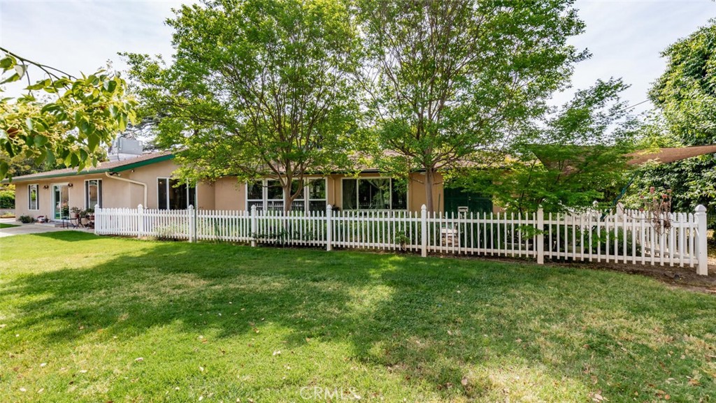 5767 E Park Circle, Fresno, CA 93727