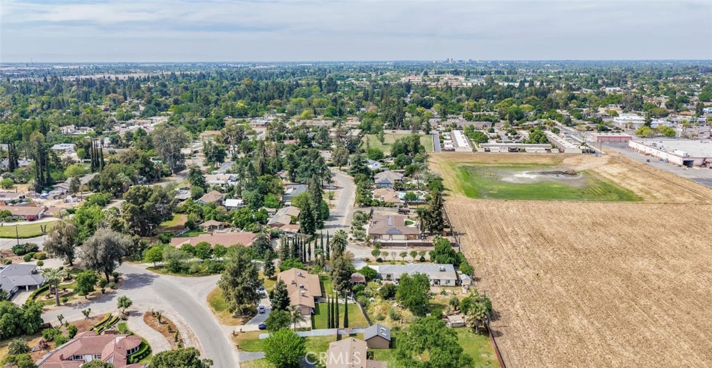 5767 E Park Circle, Fresno, CA 93727