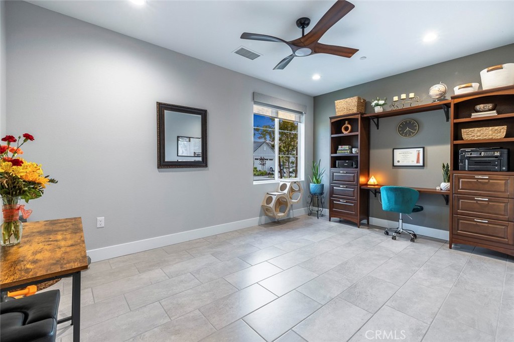 1243 Wildflower Dr, Madera, CA 93636
