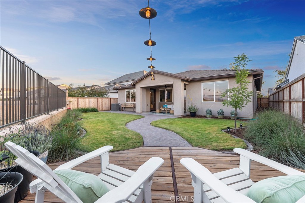 1243 Wildflower Dr, Madera, CA 93636