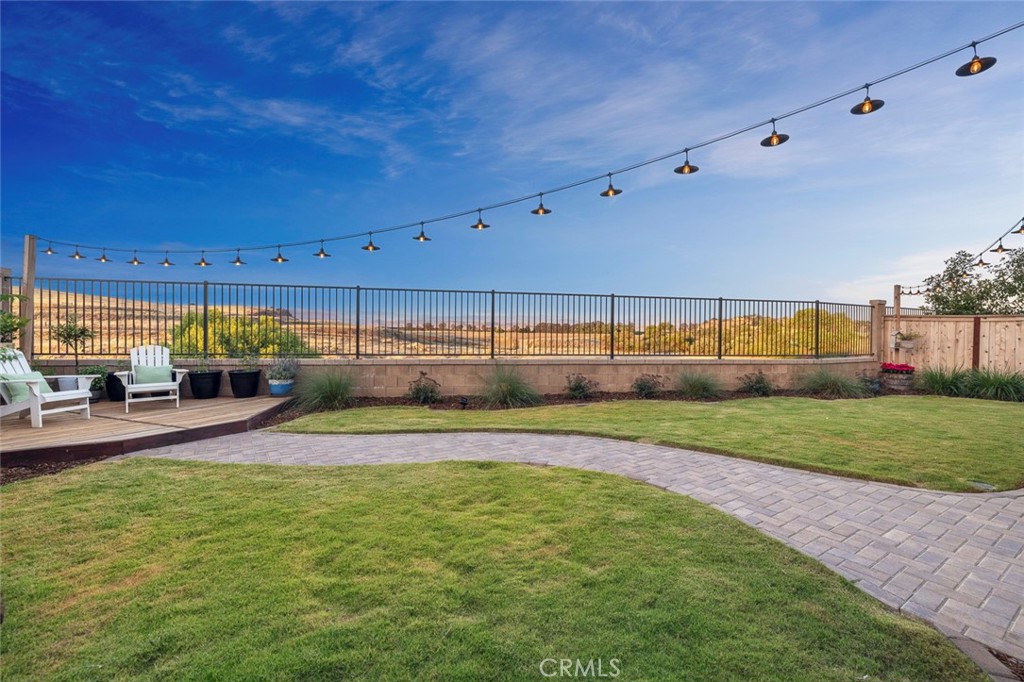 1243 Wildflower Dr, Madera, CA 93636