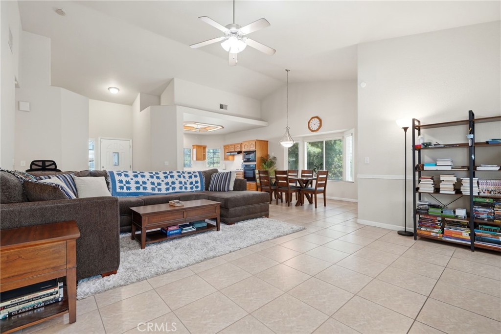 4651 W Morris Ave, Fresno, CA 93722