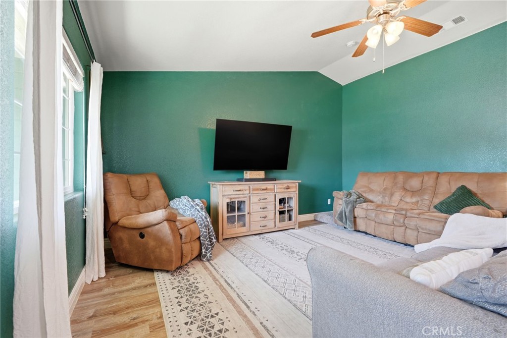 2258 Kirch Flat Ave, Tulare, CA 93274
